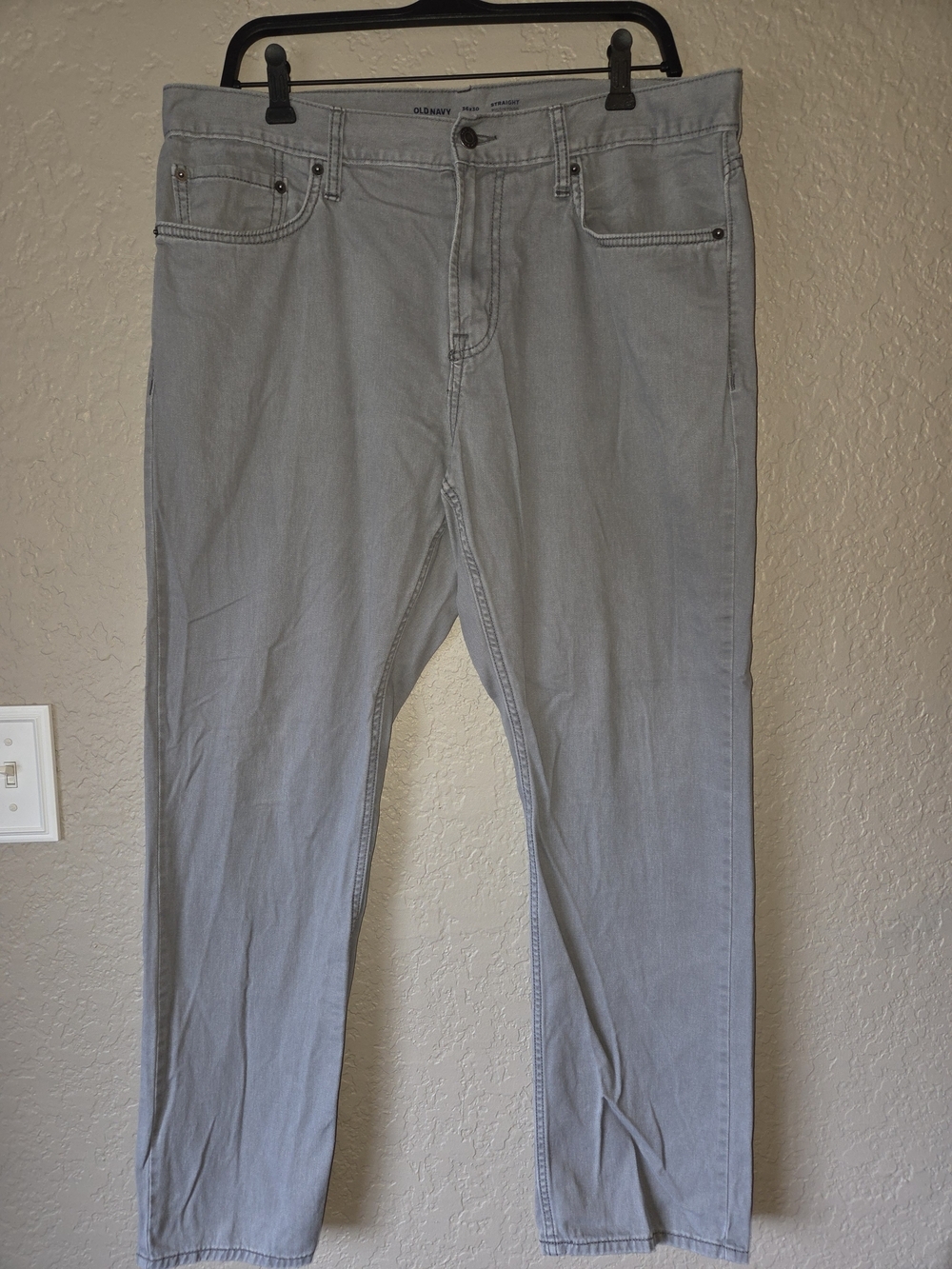 Old Navy Men's Light Gray Straight Jeans